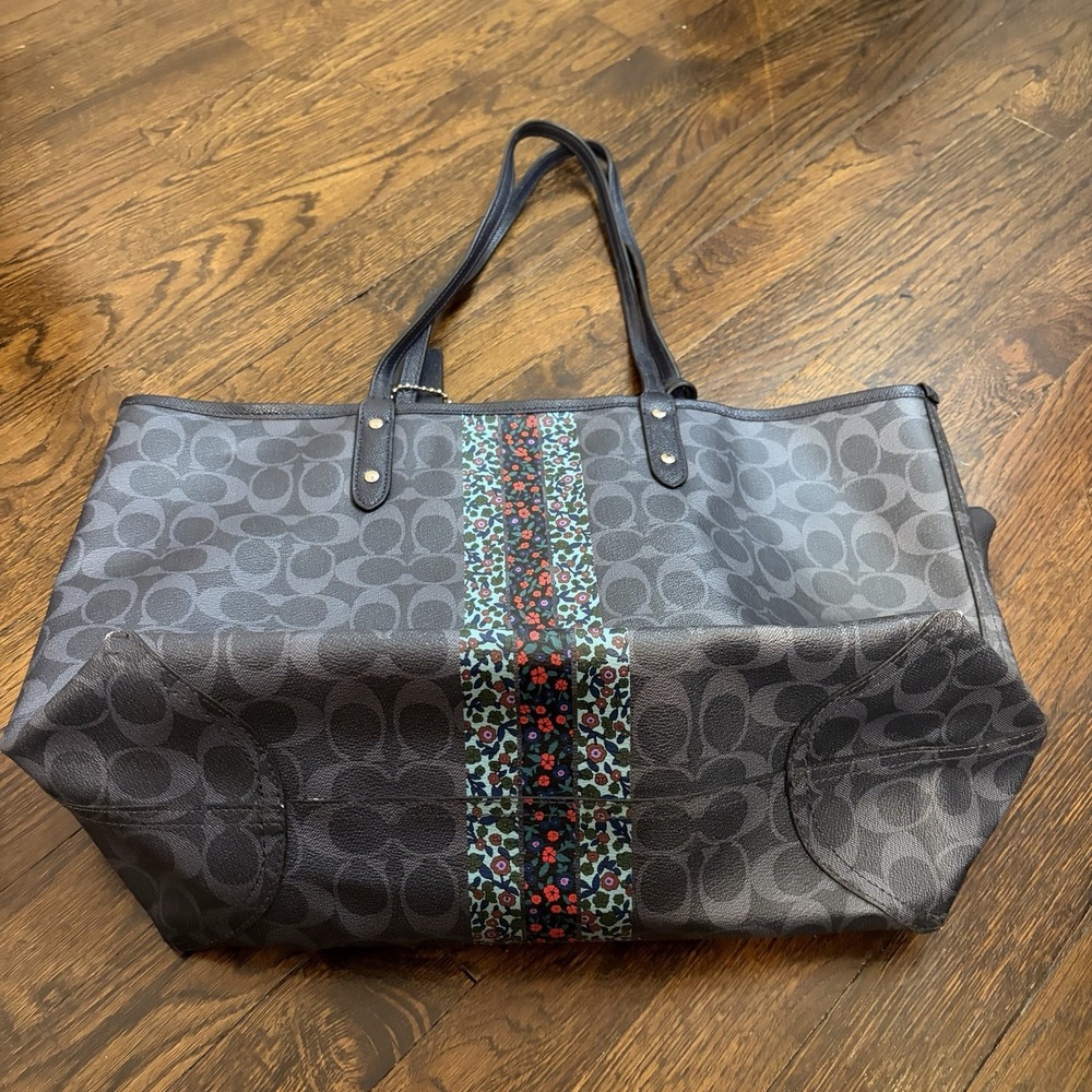 Coach Reversible Canvas City Tote Signature Varsity Stripe Floral Star EUC - Picture 7 of 16